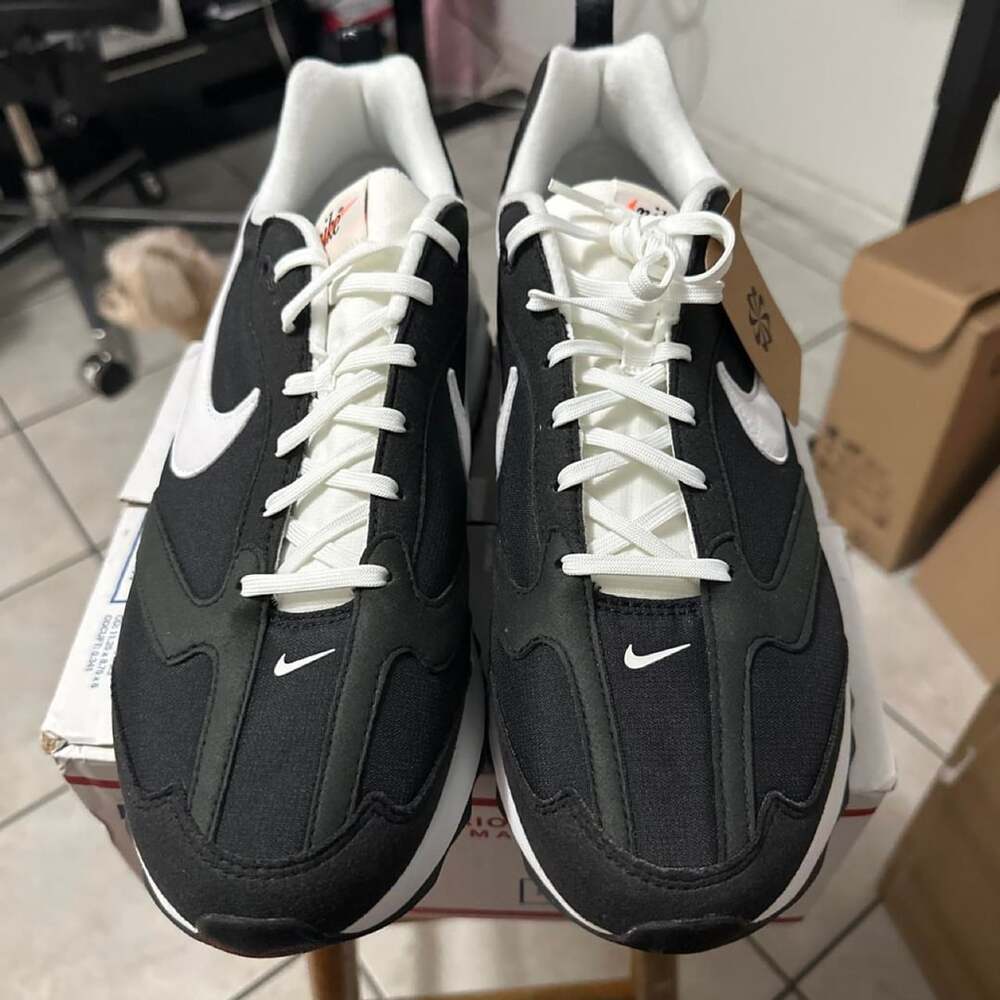 Nike Air Max Dawn Sneakers Black White